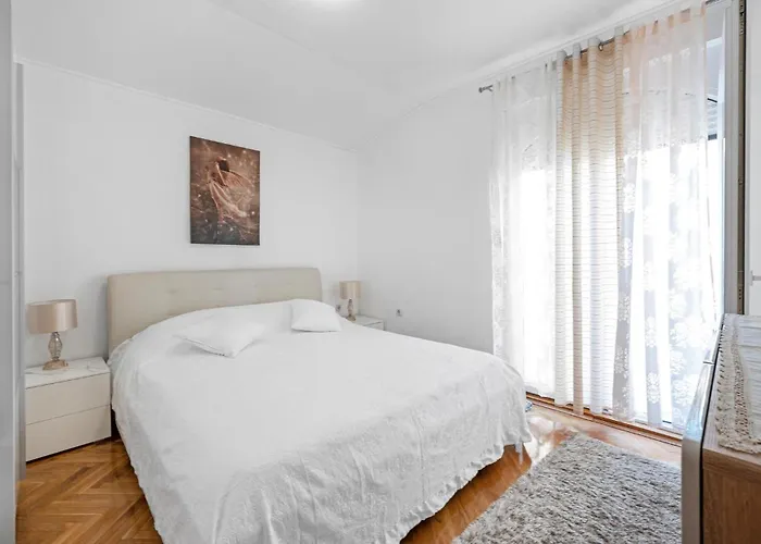 Gorgeous In With Wifi *