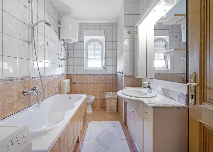 Appartement Gorgeous In With Wifi Šibenik